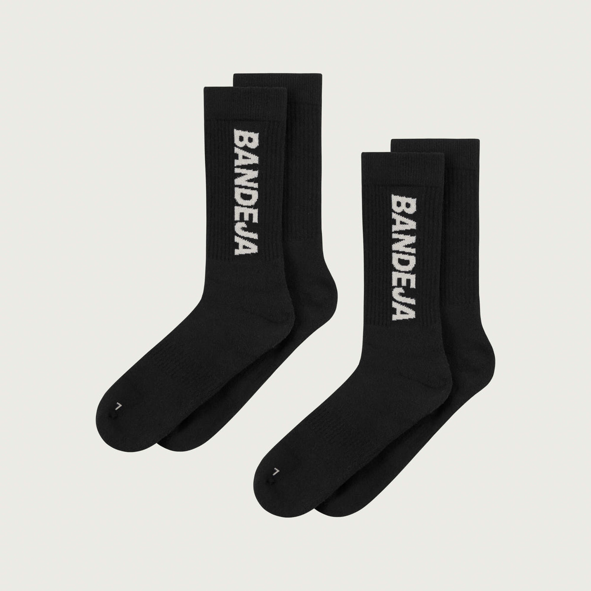 Cuera 2-pack Bandeja Padel Socks in Black/Sand, flat lay front view