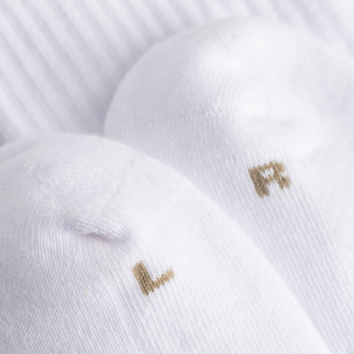 Cuera 6-pack Cuera Socks, neck label and care tag detail
