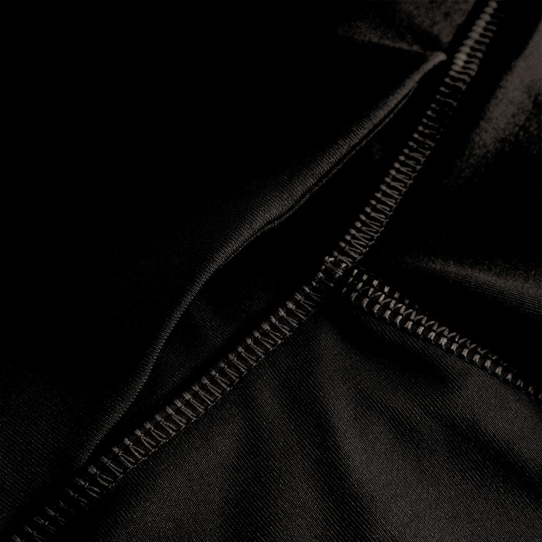 Cuera Active Biker Tights Hidden Seem in Black, seam and stitching detail