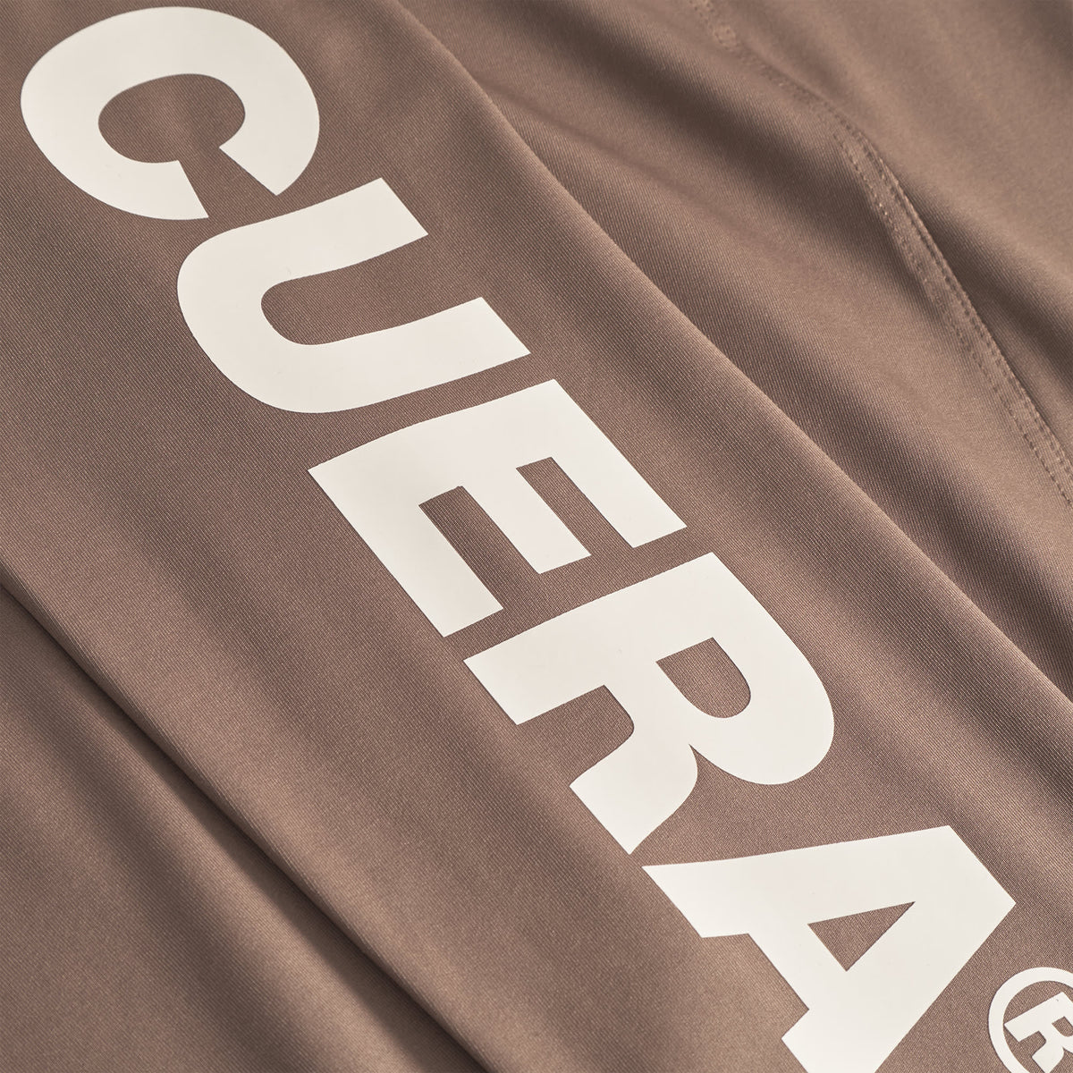 Cuera Active Logo Tights Long in Walnut, logo print detail