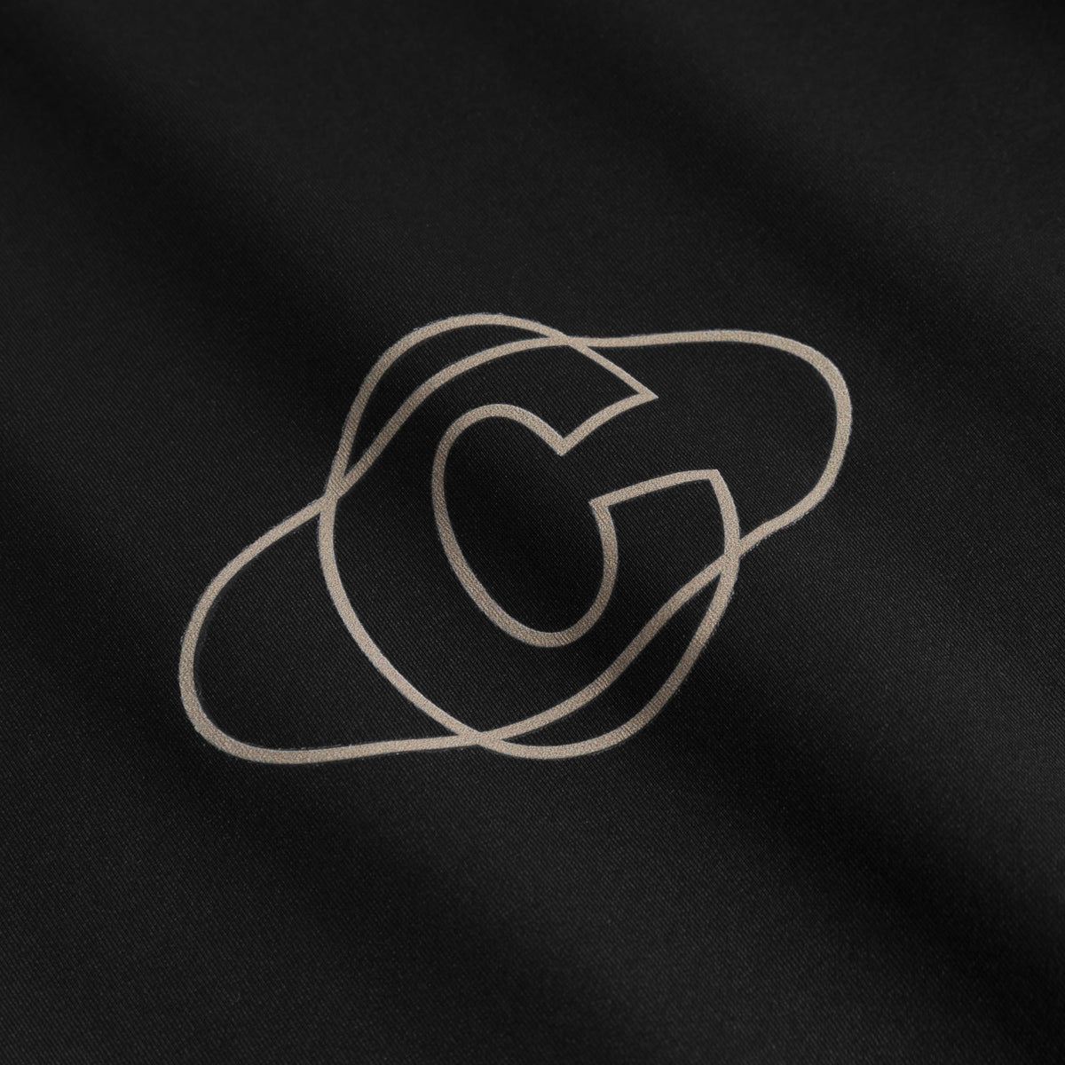 Cuera Active WPC Light Weight T-Shirt in Black, logo print detail