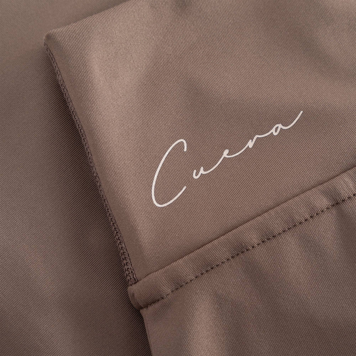 Cuera Oncourt Cuera Skirt 2-in-1 in Walnut, logo print detail