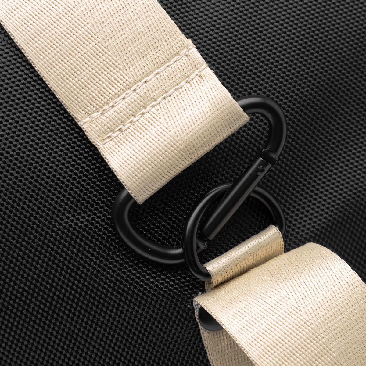 Cuera Oncourt Medium Padel Bag in Black, hardware and clip detail